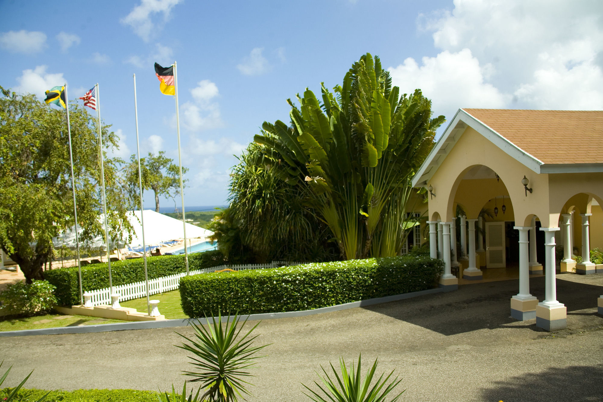 Cardiff Hotel And Spa Runaway Bay Extérieur photo